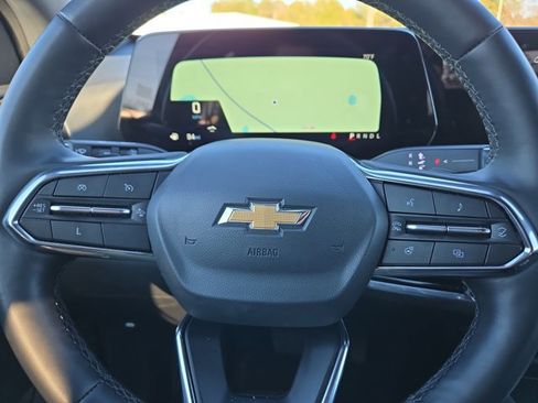 Used 2025 Chevrolet Equinox LT image 29