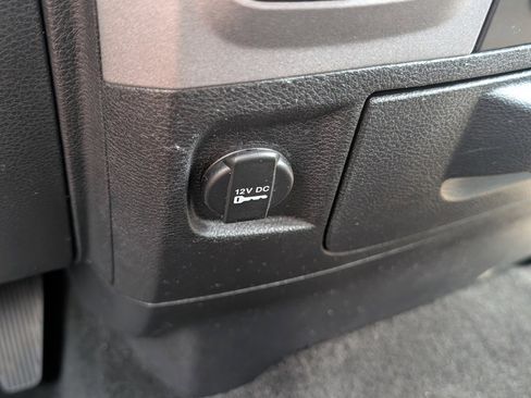 Used 2014 RAM 1500 Express image 28