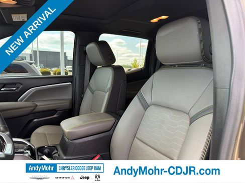 Used 2024 Chevrolet Colorado ZR2 w/ ZR2 Convenience Package III AWD/4WD image 13
