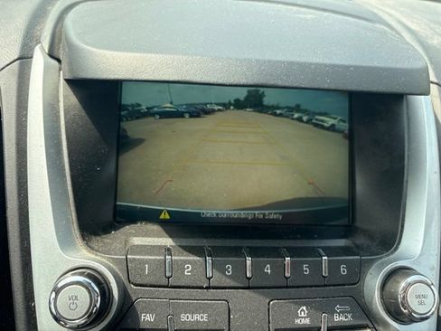 Used 2017 Chevrolet Equinox LS FWD image 25