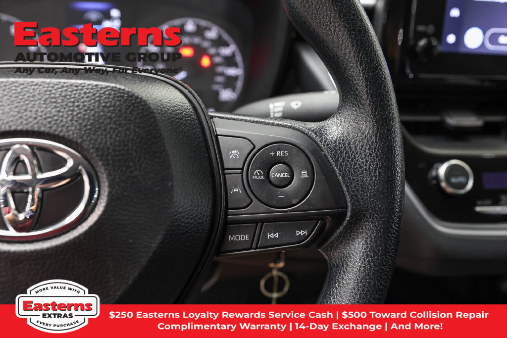 Used 2025 Toyota Corolla LE FWD image 16