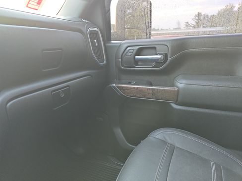 Used 2023 GMC Sierra 2500 Denali w/ Denali Black Diamond Edition AWD/4WD image 45