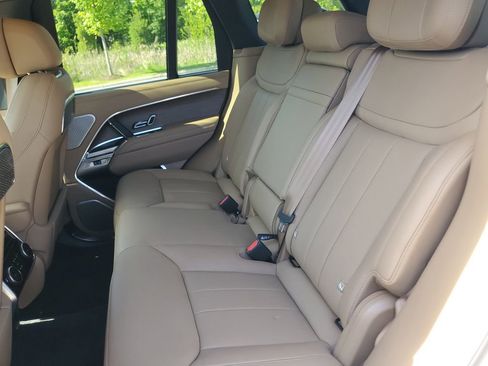 Certified 2025 Land Rover Range Rover Autobiography AWD/4WD image 31