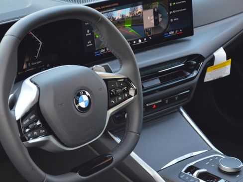 Used 2025 BMW 330i Sedan w/ Convenience Package image 24