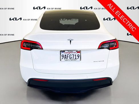 Used 2022 Tesla Model Y Long Range AWD/4WD image 6