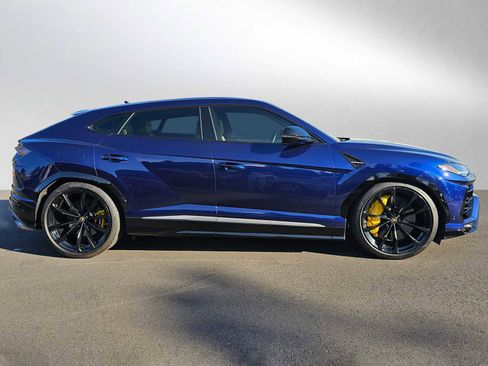 Used 2019 Lamborghini Urus image 2