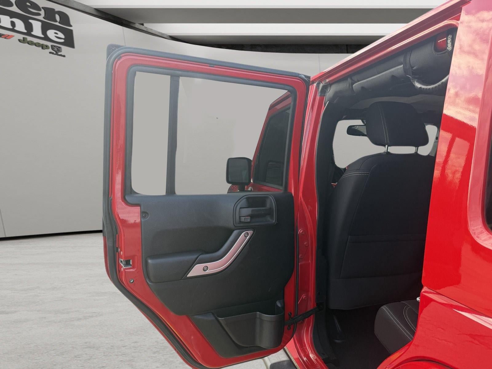 Used 2013 Jeep Wrangler Unlimited Sahara w/ Connectivity Group AWD/4WD image 7