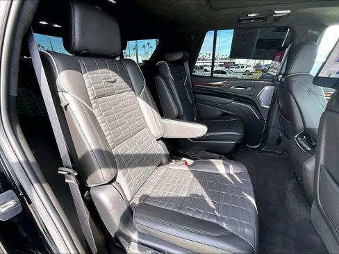 Used 2023 Cadillac Escalade Sport Platinum w/ LPO, ONYX Package image 19
