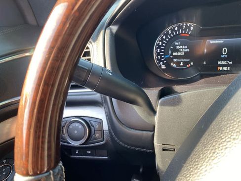 Used 2018 Ford Explorer Platinum AWD/4WD image 23