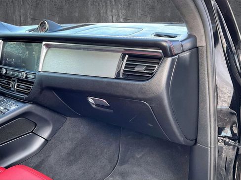 Used 2020 Porsche Macan Turbo image 26
