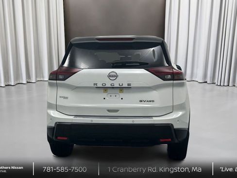 Used 2024 Nissan Rogue SV image 6