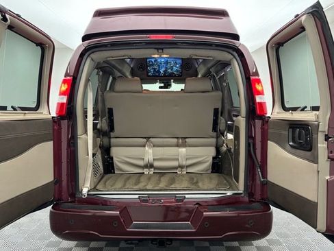Used 2020 GMC Savana 2500 w/ Enhanced Convenience Package RWD image 10