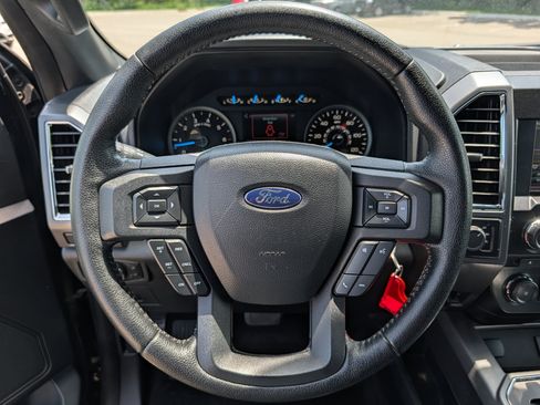 Used 2015 Ford F150 XLT w/ Equipment Group 302A Luxury AWD/4WD image 29