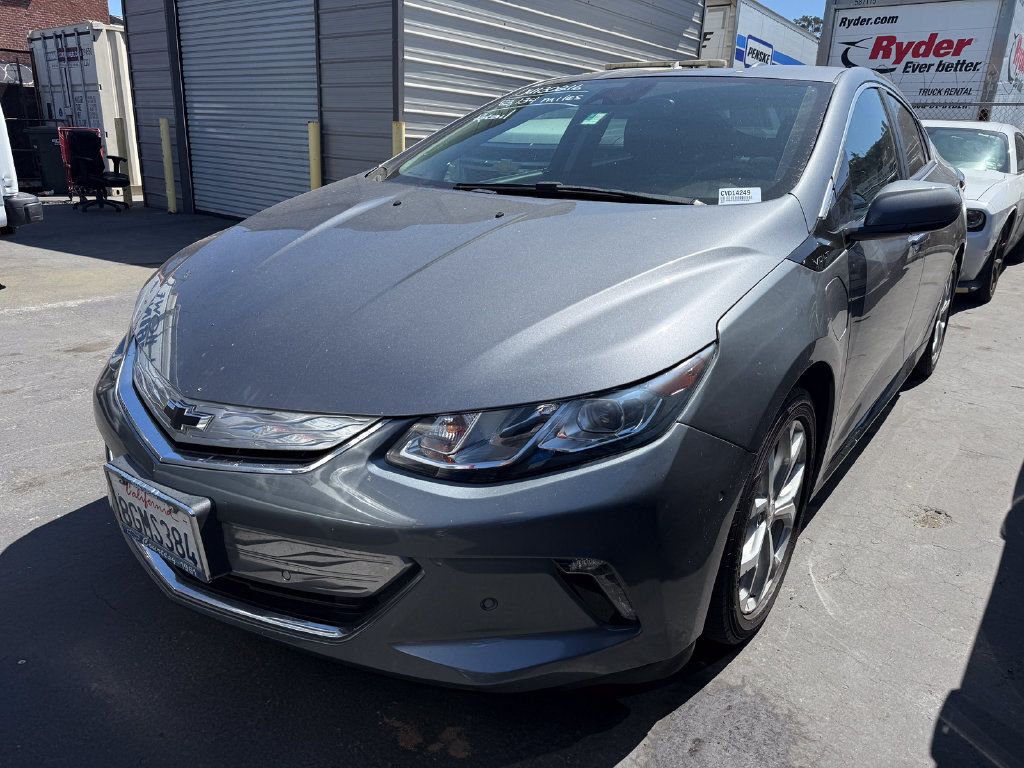 Used 2018 Chevrolet Volt Premier w/ Driver Confidence Package FWD image 2