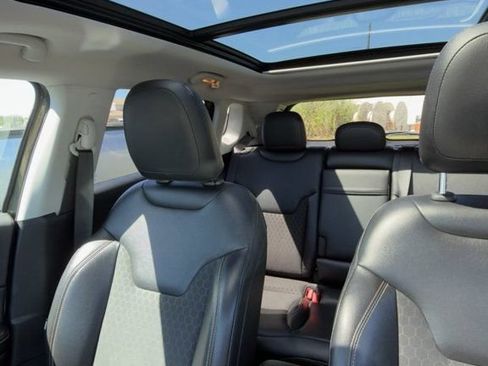 Used 2019 Jeep Compass Latitude w/ Safety & Security Group AWD/4WD image 5