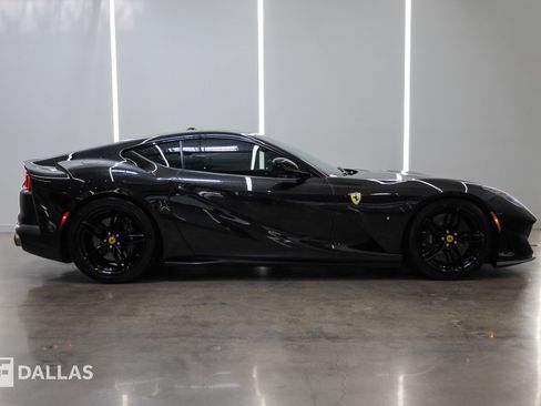 Used 2018 Ferrari 812 Superfast RWD image 13