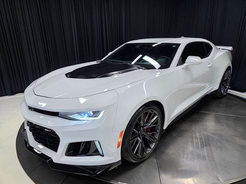 Used 2021 Chevrolet Camaro ZL1 RWD image 52
