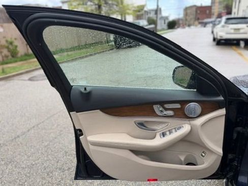 Used 2021 Mercedes-Benz C 300 4MATIC Sedan image 16