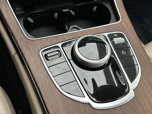 Used 2019 Mercedes-Benz C 300 Sedan image 35