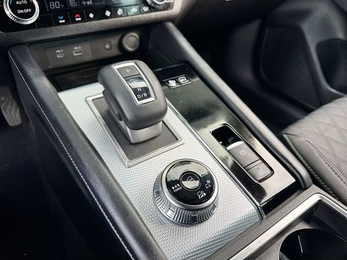 Used 2023 Mitsubishi Outlander SEL image 20