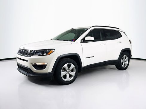 Used 2021 Jeep Compass Latitude FWD image 4