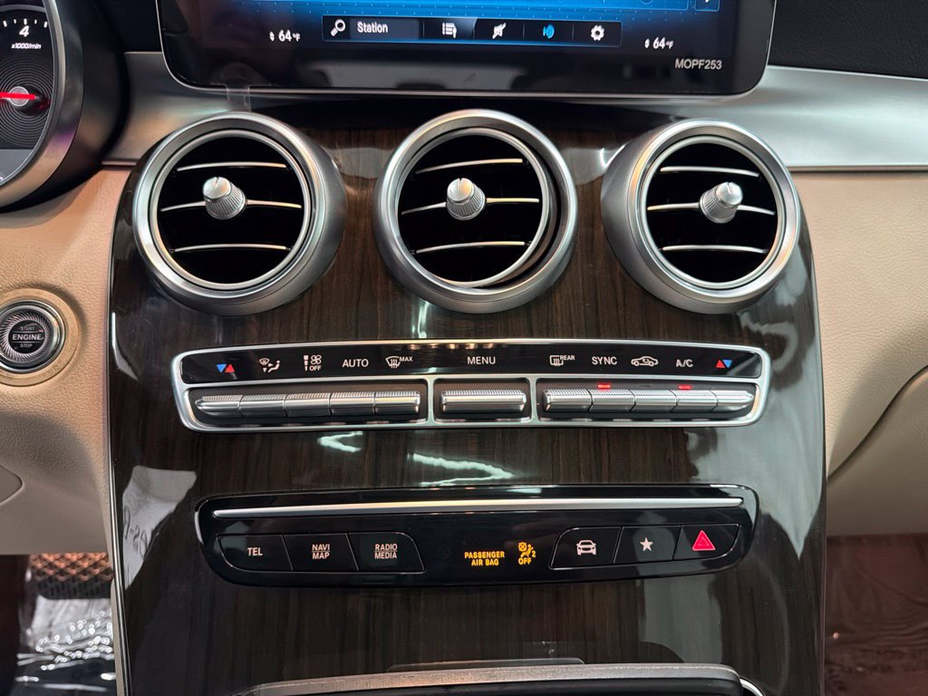 Used 2020 Mercedes-Benz GLC 300 4MATIC image 18