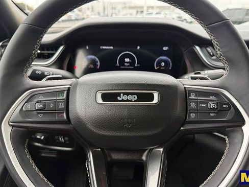 Used 2023 Jeep Grand Cherokee L Laredo AWD/4WD image 30