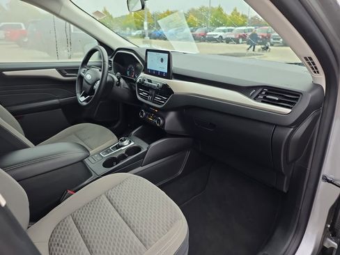 Used 2022 Ford Escape SE w/ Convenience Package image 18
