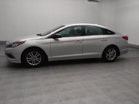 Used 2017 Hyundai Sonata SE FWD image 2