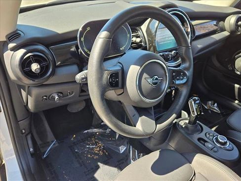 Used 2024 MINI Cooper SE image 5