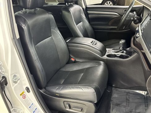 Used 2018 Toyota Highlander Limited Platinum image 33