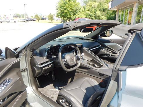 Used 2023 Chevrolet Corvette Stingray Premium Conv w/ Z51 Performance Package RWD image 9