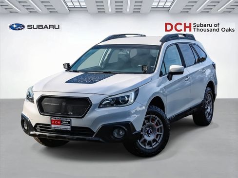 Used 2017 Subaru Outback 2.5i Premium AWD/4WD image 1