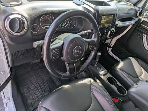 Used 2015 Jeep Wrangler Unlimited Sahara w/ Max Tow Package AWD/4WD image 9