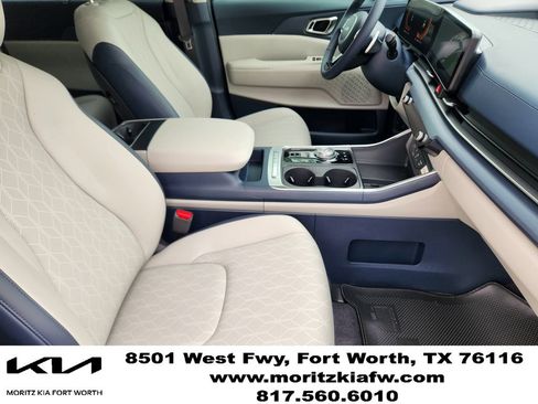 New 2026 Kia Carnival EX FWD image 10