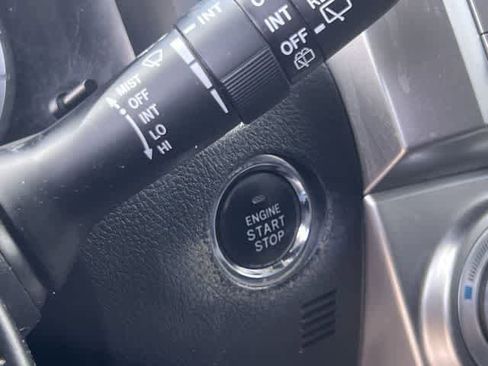 Used 2015 Toyota 4Runner Limited image 28