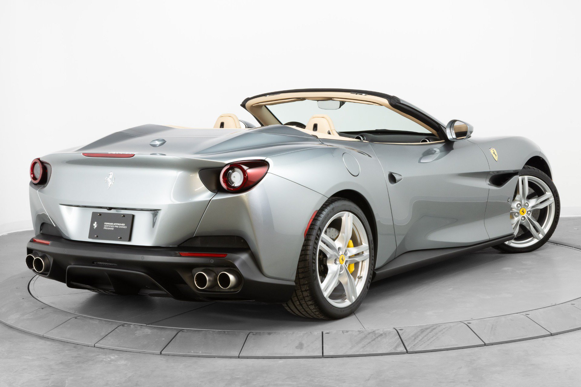 Certified 2019 Ferrari Portofino RWD image 98