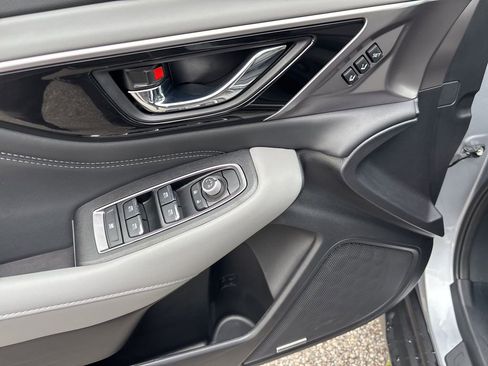 Used 2025 Subaru Outback Limited image 10