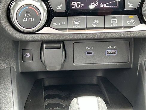 Used 2025 Nissan Versa SR w/ Trunk Package image 18