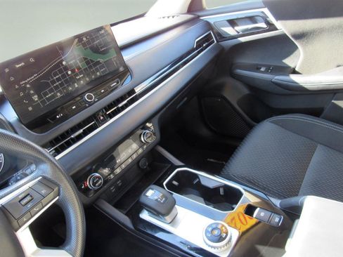 Used 2025 Mitsubishi Outlander ES image 30