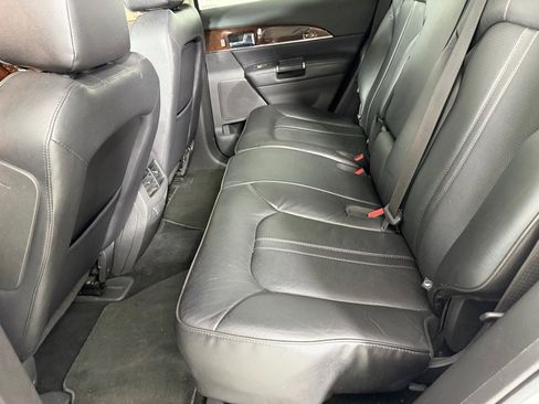 Used 2013 Lincoln MKX AWD image 19