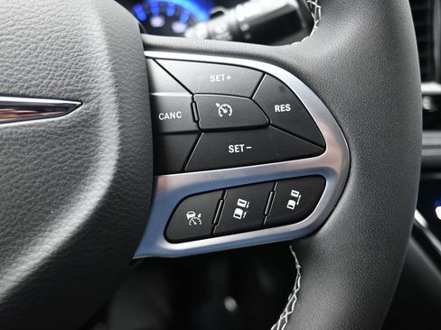 New 2026 Chrysler Pacifica Select image 20