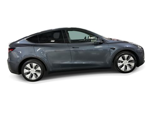 Certified 2023 Tesla Model Y Long Range AWD/4WD image 7