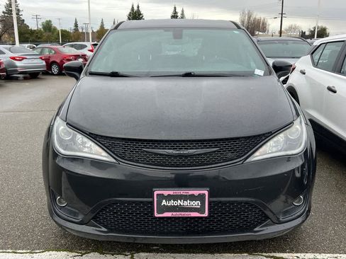 Used 2019 Chrysler Pacifica Touring Plus w/ S Appearance Package image 6