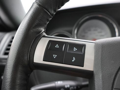 Used 2009 Dodge Challenger SRT8 w/ SRT Option Group II RWD image 16