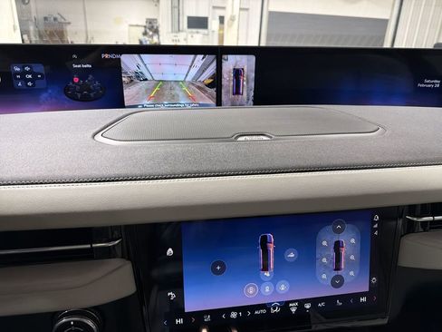 Certified 2025 Lincoln Navigator L Reserve image 25