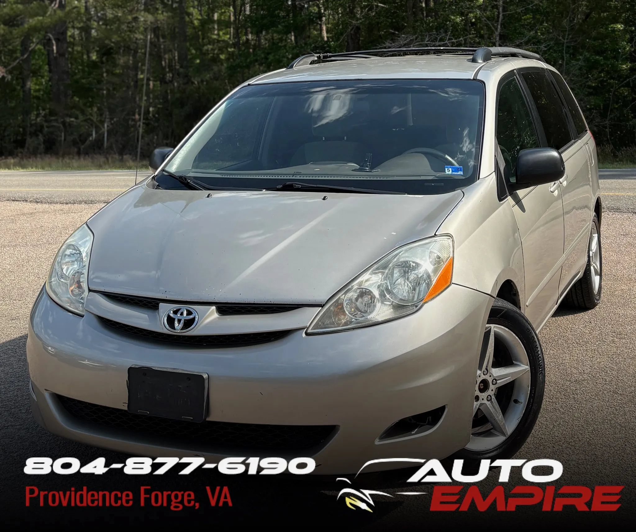 Used 2010 Toyota Sienna LE FWD image 1