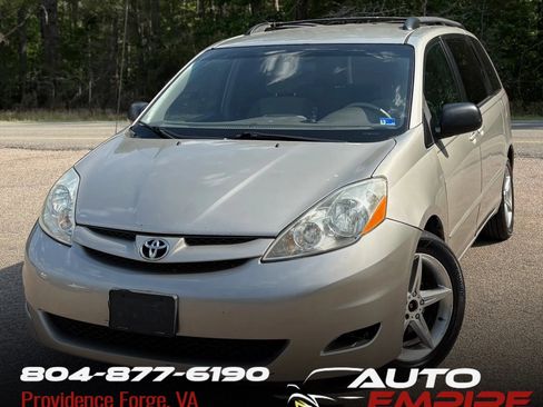 Used 2010 Toyota Sienna LE FWD image 1