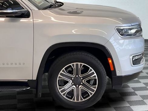 Used 2023 Jeep Wagoneer Series II w/ Flexible Seating Group image 5