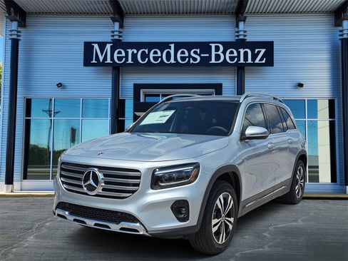 New 2026 Mercedes-Benz GLB 250 4MATIC image 3